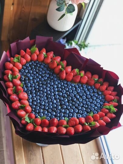 Клубника в шоколаде букет