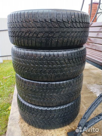 Triangle Snowlink TWT02 215/50 R17