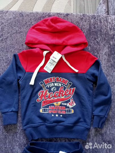 Новый костюм для мальчика 110размер