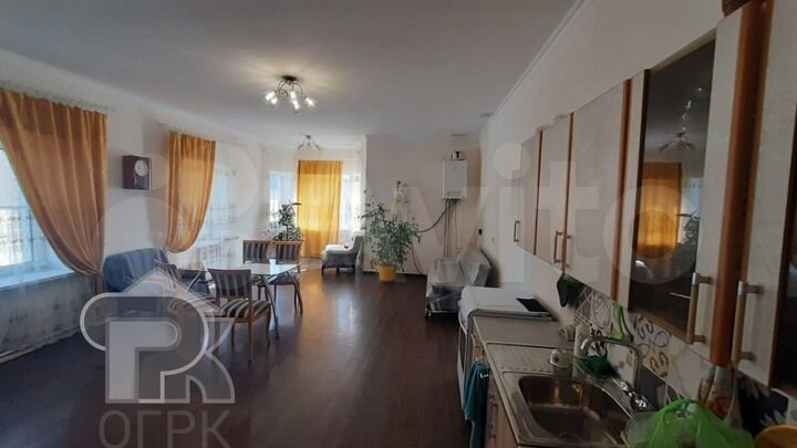 Дом 240 м² на участке 6 сот.