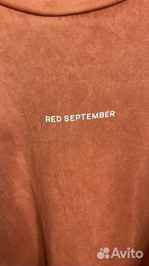 Футболка RED september