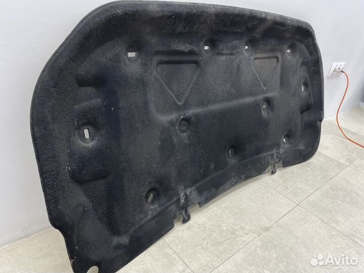 Шумоизоляция капота Range Rover 4