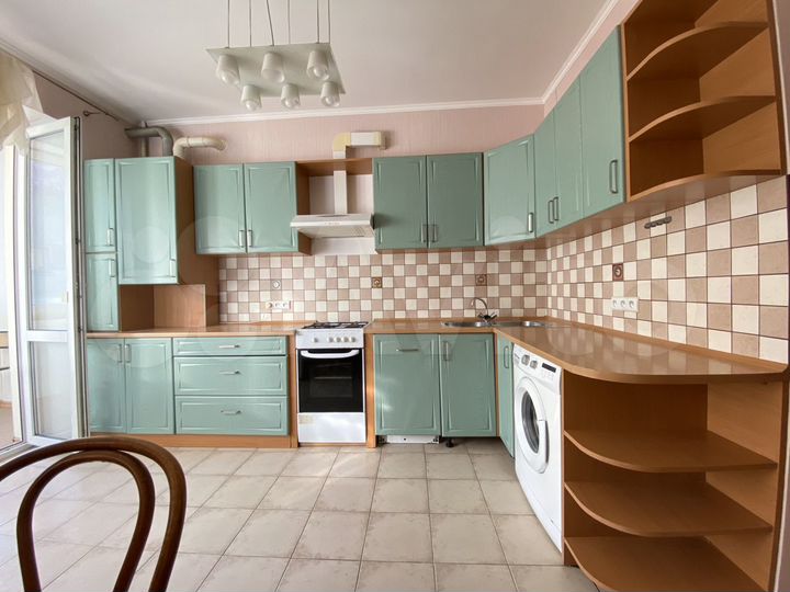 2-к. квартира, 60 м², 2/4 эт.