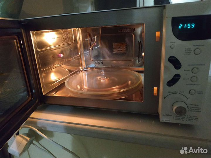 Корейская Микроволновая печь на 30 л LG MC-805AR