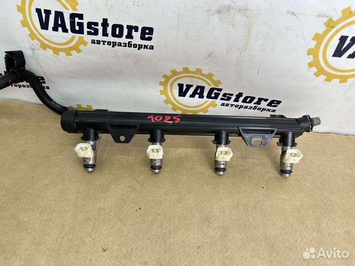 Топливная рампа с форсунками VW Polo 1.4 CGG