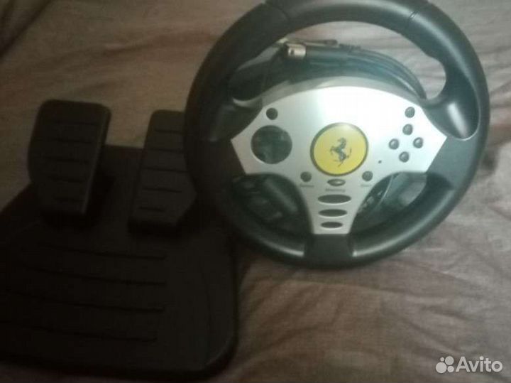 Игровой руль с педалями