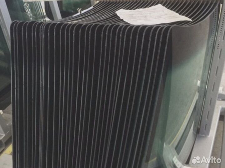 Стекло лобовое Bobcat