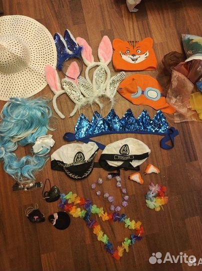 Карнавальная атрибутика и пакет бантов (цена завсе