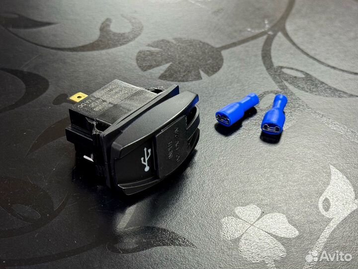 Встраиваемое зарядное устройство 2USB в панель