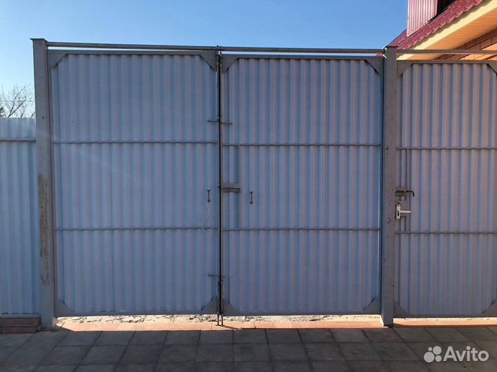 Ворота распашные с калиткой