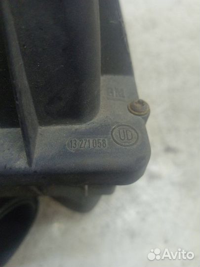 Корпус воздушного фильтра Opel Astra H Z17DTH 2008