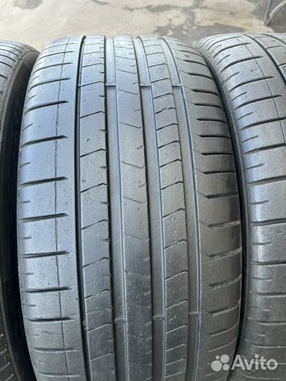 Pirelli P Zero PZ4 285/35 R23 и 325/30 R23