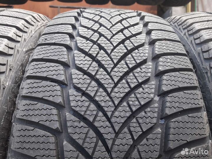 Goodyear UltraGrip Ice 2 225/45 R17 94T