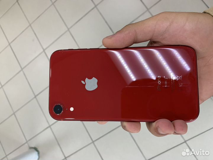 iPhone xr 64gb red
