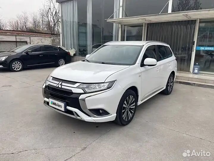 Mitsubishi Outlander 2.0 CVT, 2021, 40 000 км
