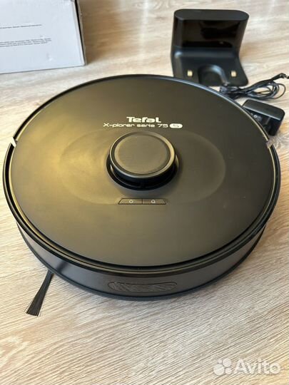 Почти новый робот пылесос Tefal serie 75S