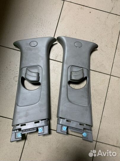 Центральная стойка салона Kia Rio 3