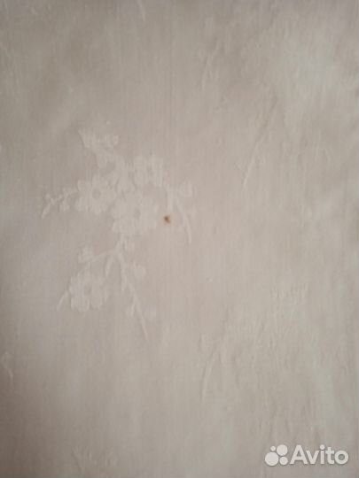 Ткань белая с выработкой