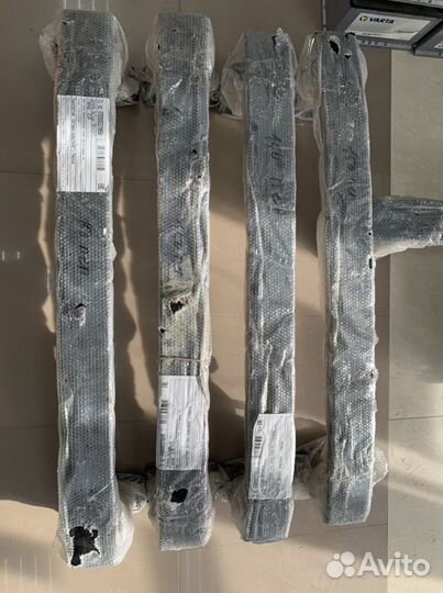 Усилитель переднего бампера Toyota Corolla e150