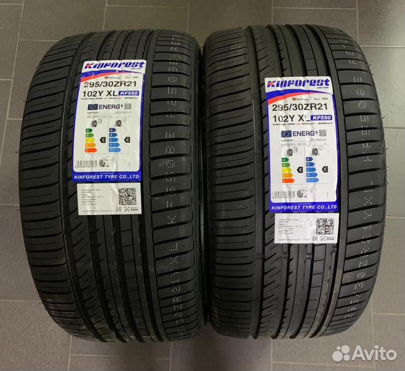 Kinforest KF550-UHP 295/30 R21 102Y