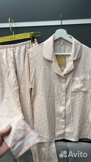 Женская пижама шелковая