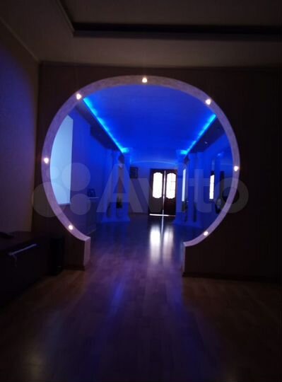 4-к. квартира, 153 м², 2/5 эт.