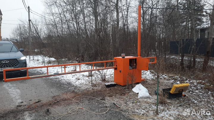 Антивандальный откатной шлагбаум