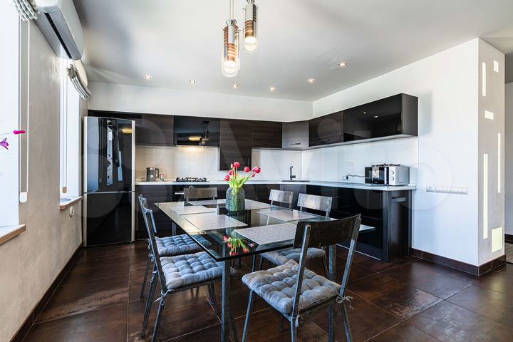 2-к. квартира, 96 м², 6/8 эт.