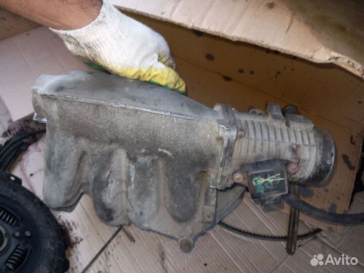 Коллектор впускной в сборе