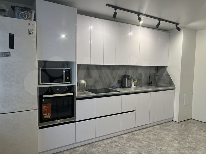 3-к. квартира, 92 м², 14/15 эт.