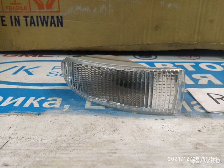 Поворотник правый Ford Scorpio MK2 1994-1998