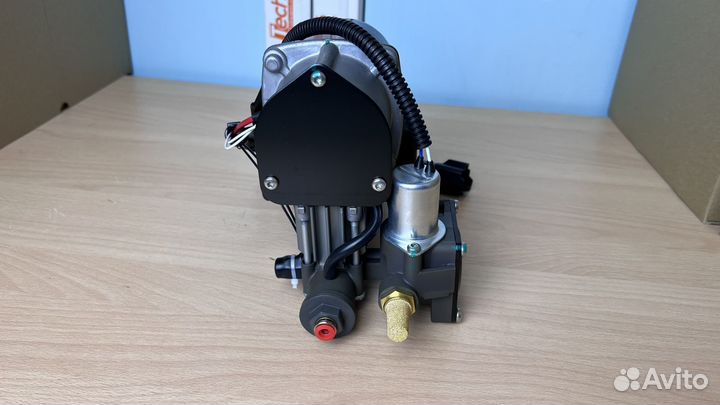 Компрессор Range Rover L322 Hitachi