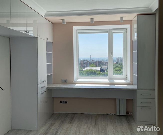 Рабочая зона у окна