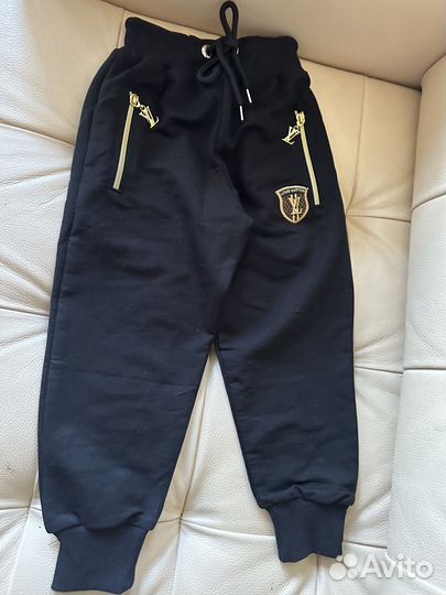 Спортивный костюм