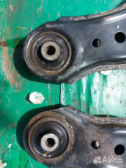 Продам 2 передних рычага от шкоды октавии тур 1.8