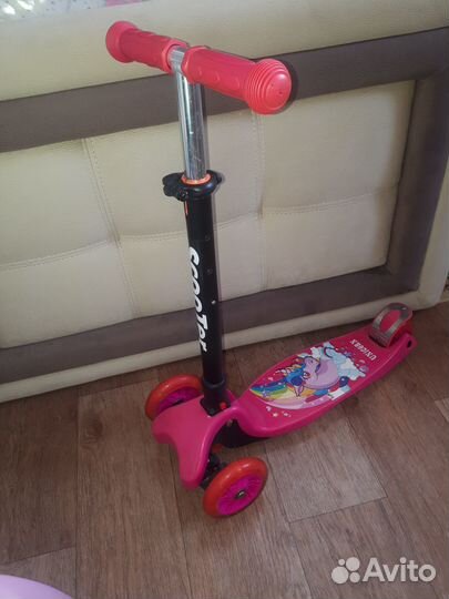 Самокат детский со светящимися колесами
