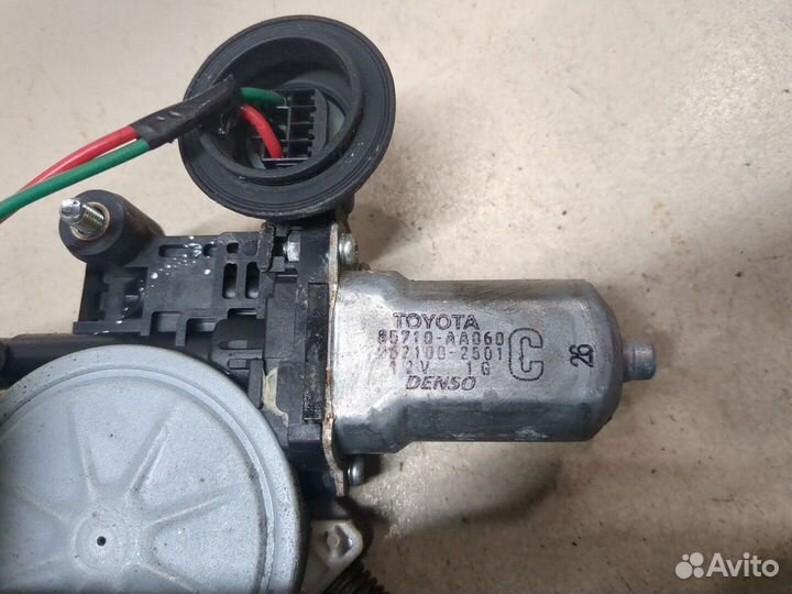 Стеклоподъемник электрический правый передний Toyota Solara