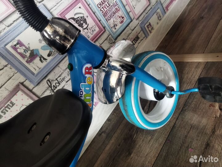 Трехколесный велосипед с музыкой и подсветкой