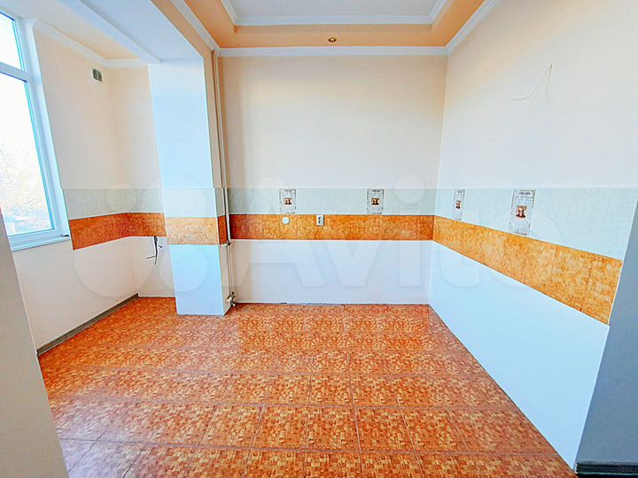 2-к. квартира, 60 м², 1/6 эт.