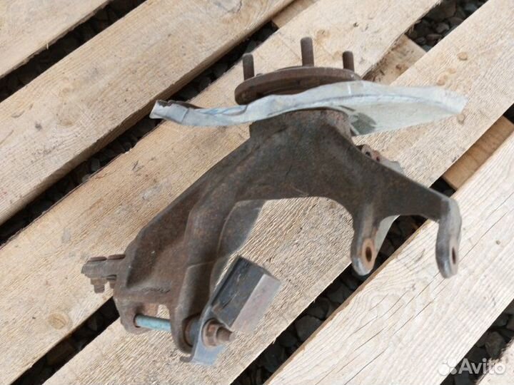 Кулак поворотный задний левый Mazda 6 Mps GG L3