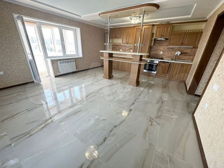 2-к. квартира, 83 м², 5/5 эт.