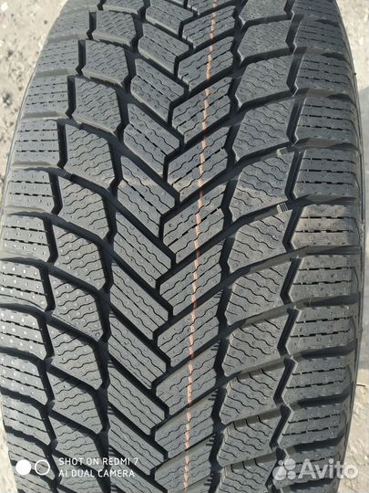 Michelin X-Ice Snow SUV 285/45 R20
