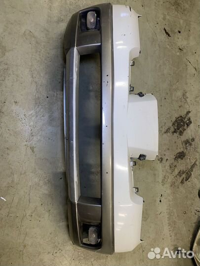 Бампер передний Mitsubishi Outlander CU2W MB041140