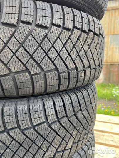 Pirelli Ice Zero FR 235/60 R17 106H