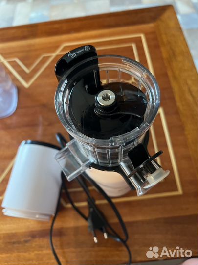 Соковыжималка шнековая Scarlett