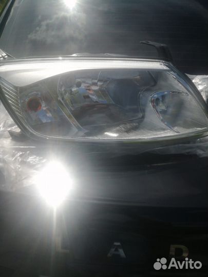 Продам правую фару на LADA granta