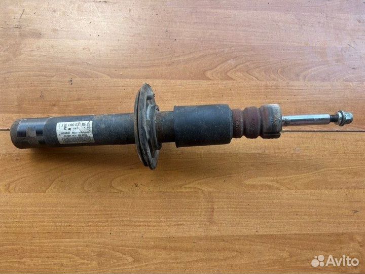 Стойка подвески передняя Audi Q5 сnha 2015