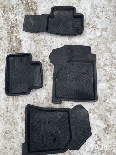 Резиновые коврики priora