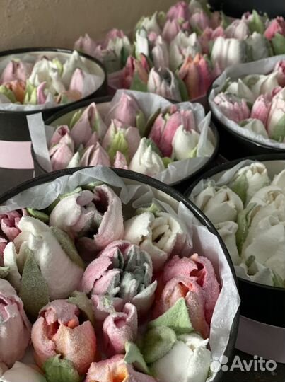 8 марта подарок цветы зефир влюбленные