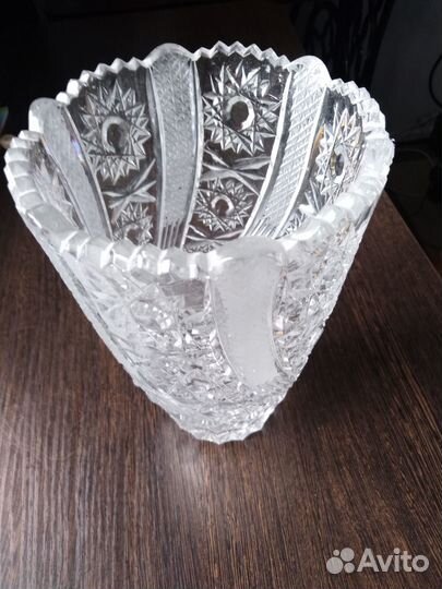 Ваза хрустальная